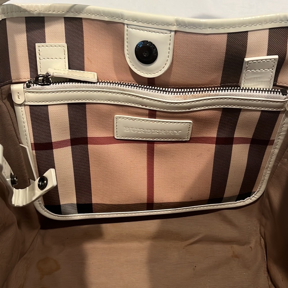 Burberry purse - Picture 11 of 12